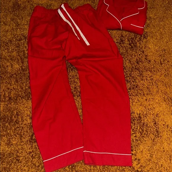 Chic Red Women's Pajama Set with White Trim - Picture 5 of 10